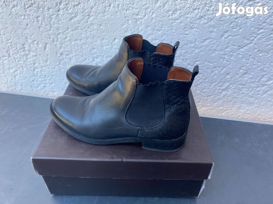 Nessi márkájú női bőr bokacsizma eladó