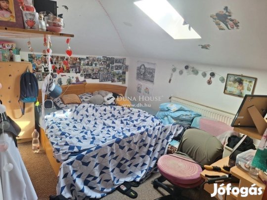 Neszmélyi 134 nm-es ház eladó