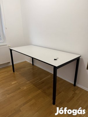 Neudoerfler irodai íróasztal