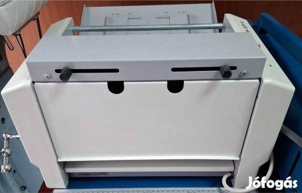 Névkártyavágógép 9x5-ös Cyklos