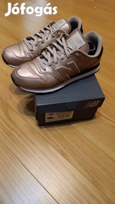 New Balance 39 40  női csillogó cipő dobozában 