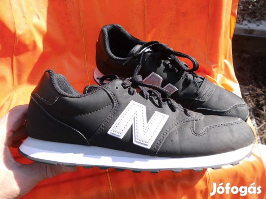 New Balance 500 fekete-fehér 42-42.5-es utcai cipő eladó,