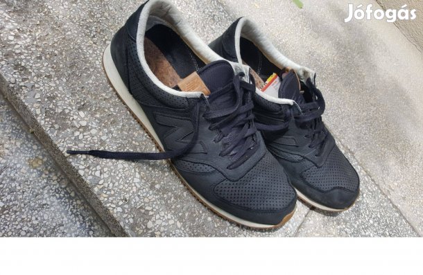 New Balance férfi edzőcipő