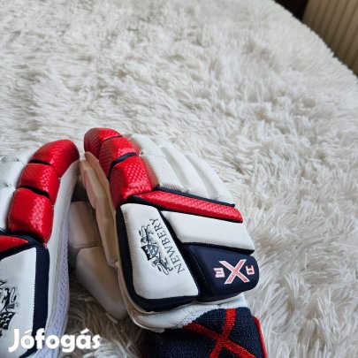 Newbery Axe crikett kesztyü teljesen új cimkés