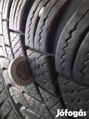 Nexen 185 60 15 téli gumik 4db felni nélkül 