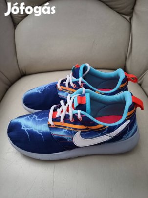 Nike 37, 5-ös futócipő!