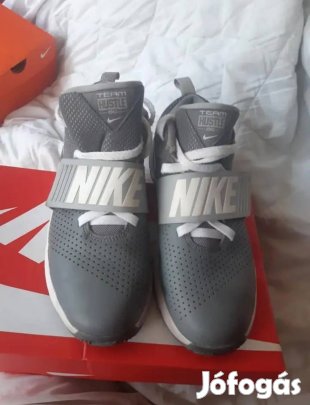 Nike 39-es fiu sportcipö