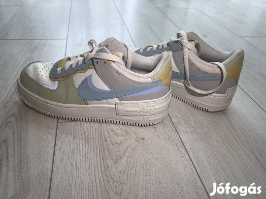Nike Air Force 1 Shadow női 40-es bőr utcai cipő, újszerű állapot