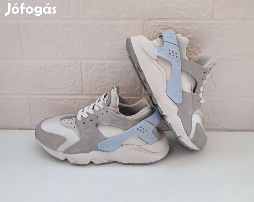 Nike Air Huarache női sportcipő 37-37.5-es