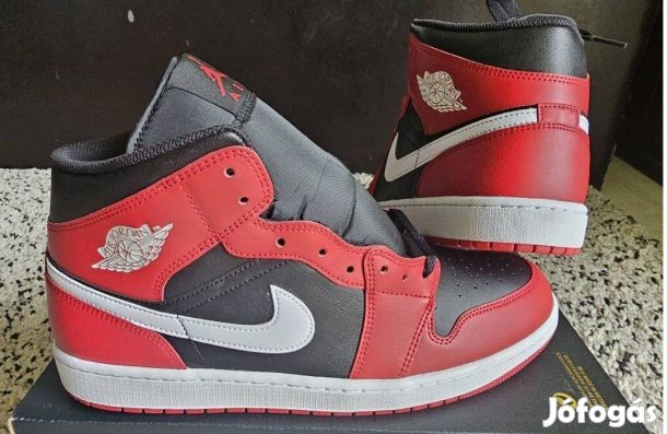 Nike Air Jordan 1 Mid 47.5-es bőr utcai cipő. Teljesen új, eredeti cip