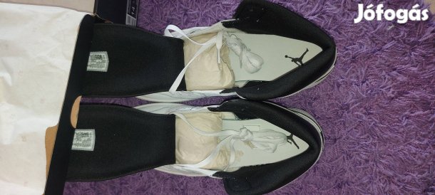 Nike Air Jordan 1 Mid Black-White 