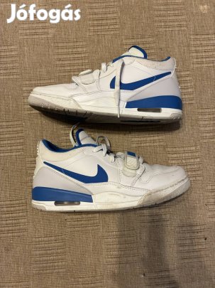 Nike Air Jordan sportcipő, 44,5-es méret, megkímélt állapotú