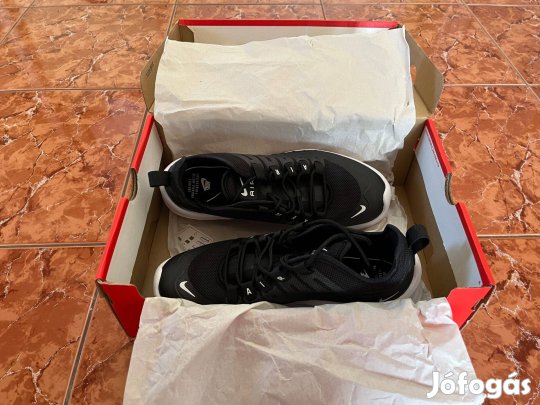 Nike Air Max Axis 40-es sportcipő