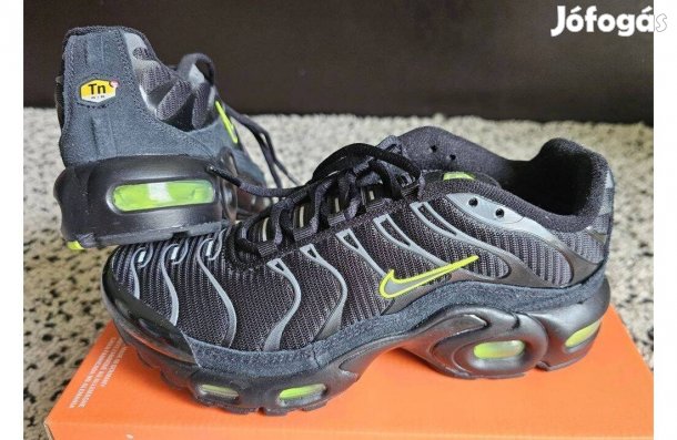 Nike Air Max Plus fekete 37.5-es utcai cipő. Teljesen új, eredeti cipő