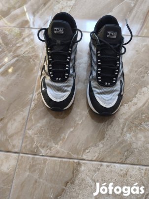 Nike Air Max TW1 Férfi Sportcipő.