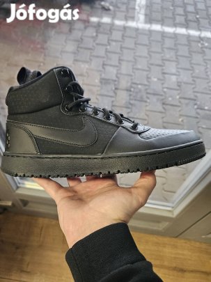 Nike Court Borough Mid Winter Triple Black téli cipő 40.5