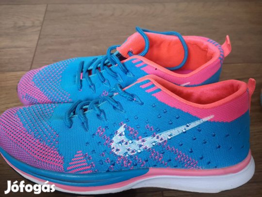 Nike Flyknit Racer cipő 40 méret
