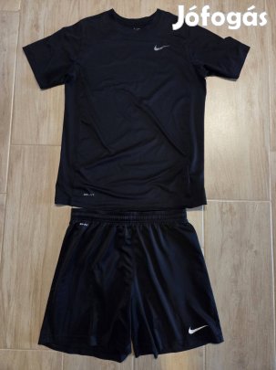 Nike Gyerek XL-es 158-170-es  foci póló rövidnadrág.Eredeti