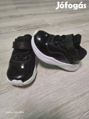 Nike Jordan kisfiú sportcipő