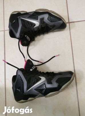 Nike Lebron  cipő 