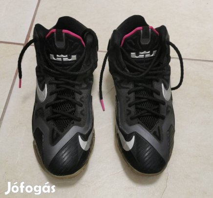 Nike Lebron női cipő 