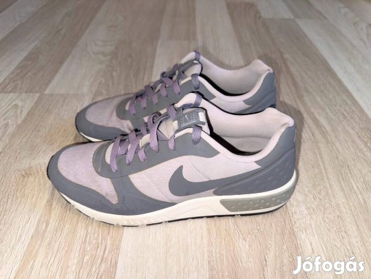 Nike Nightgazer LW sportos félcipő 42.5 -es