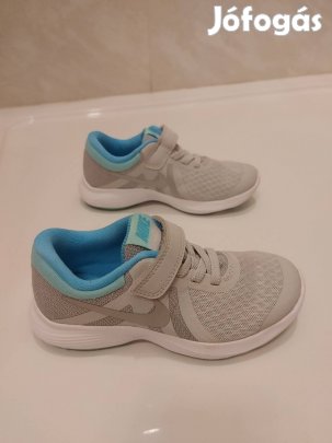Nike Revolution 4 PS, 28-as gyerek sportcipő, futócipő Új