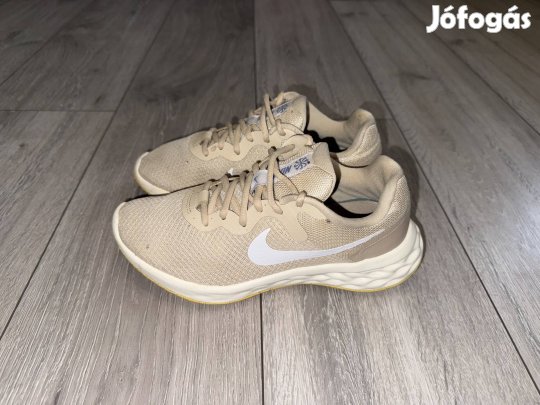 Nike Revolution 6 futócipő 37.5 -es