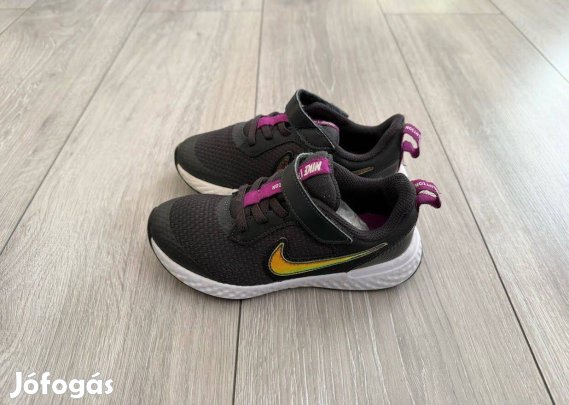 Nike Revolution sportcipő 28.5 -es
