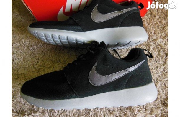 Nike Roshe One Suede 45-ös fekete férfi cipő. Teljesen új, eredeti cip