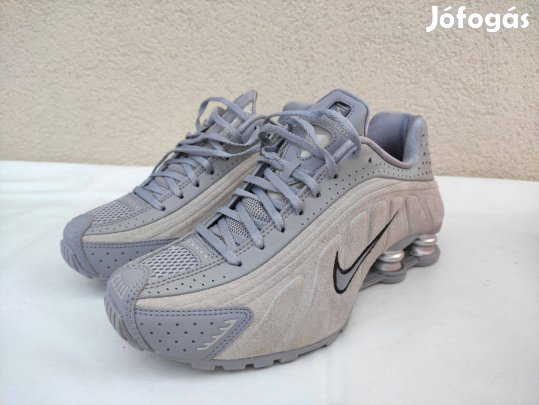 Nike Shox R4