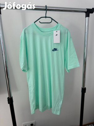 Nike Sportswear Club