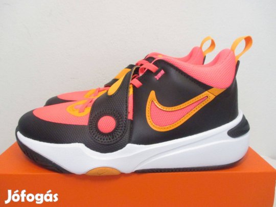 Nike Team Hustle D11-új,eredeti-tépőzáras kosarascipő 38,5-es