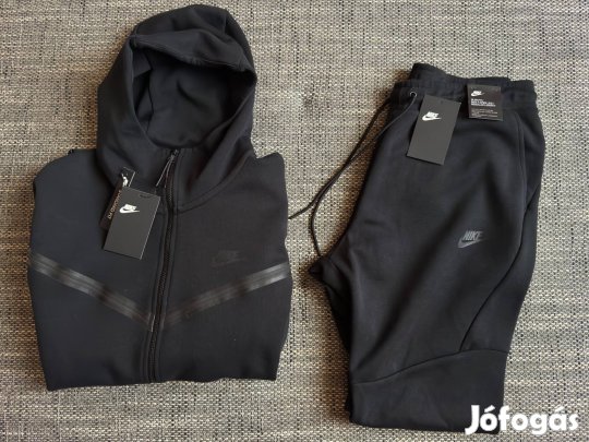 Nike Tech Fleece férfi melegítő szett M