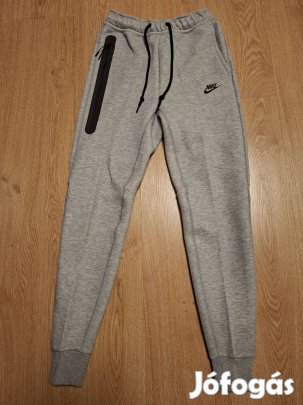 Nike Tech Fleece férfi nadrág Méret: XS