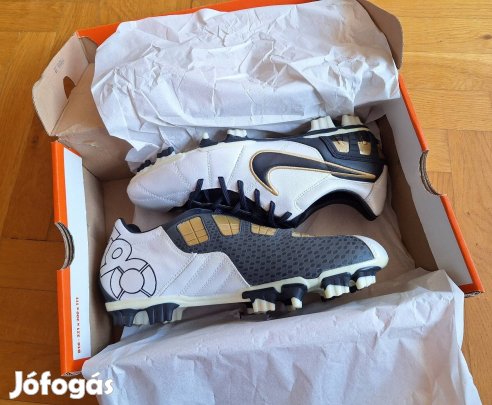 Nike Total 90 stoplis foci cipő 42