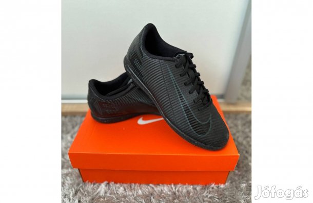 Nike Vapor 16 Club IC beltéri futballcipő fekete (38,5)