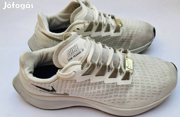 Nike Zoom EU 37.5 sportcipő