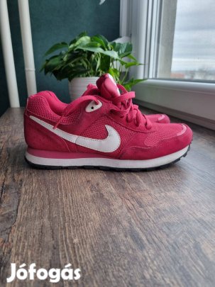 Nike cipő 37,5