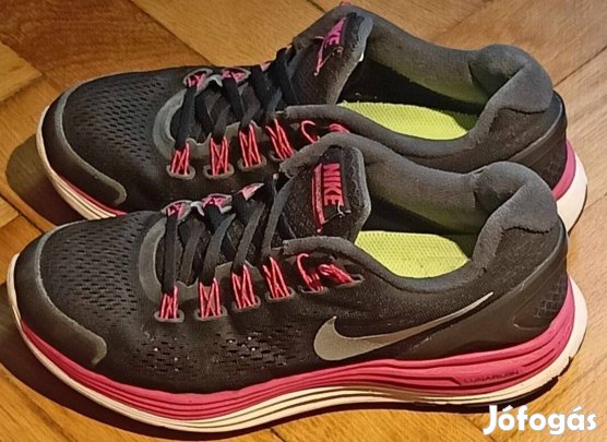 Nike cipő 40,5 méret
