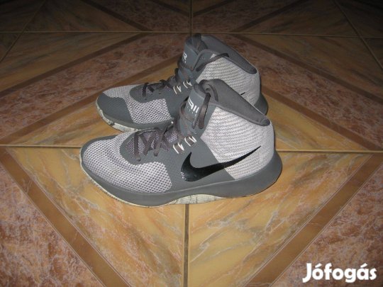 Nike cipő 40-es