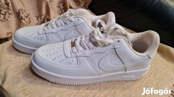 Nike cipő (44) eladó!