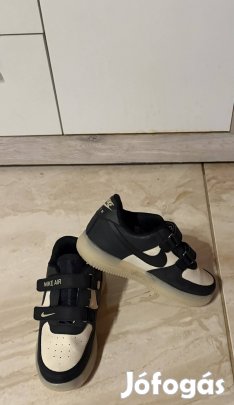 Nike cipő újszeru