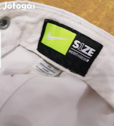 Nike fehér baseball sapka