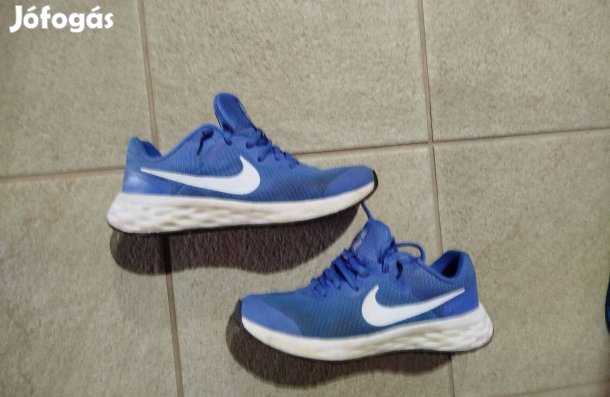 Nike fiú cipő (37,5)