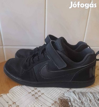 Nike fiú cipő hibátlan állapotban olcsón eladó 