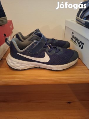 Nike fiú sportcipő