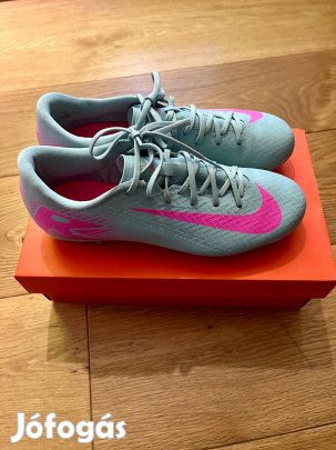 Nike futball cipő 39-es
