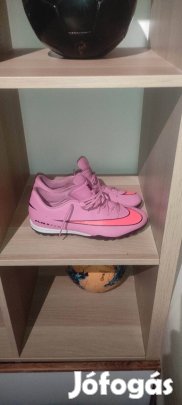 Nike mercurial 42-es academy focicipő(hernyótalpas)