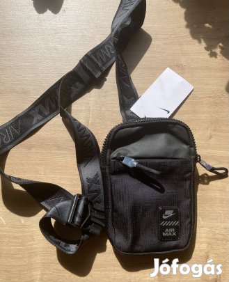 Nike oldaltáska